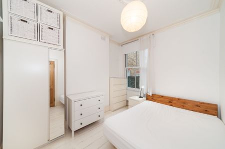 2 bed Flat in Kingswood Road , Lambeth, SW2 4JE - Photo 3