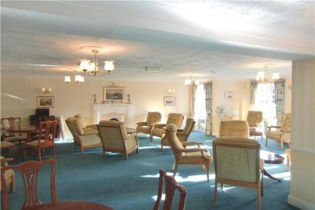 1 bedroom retirement property to rent - Photo 2