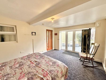 1 bedroom ground floor flat to rent - Photo 3