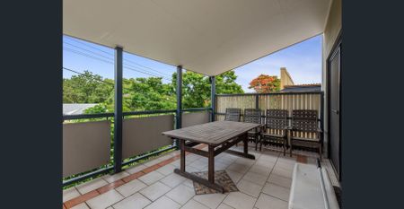 Top-Floor, Fully Furnished Unit in Leafy Hamilton Location - Photo 5