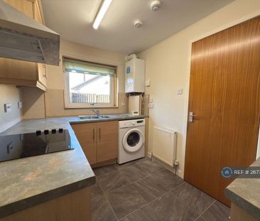 2 bedroom semi-detached house to rent - Photo 6