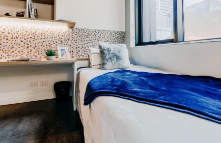 Ensuite Room in 6-Bed Apartment with Courtyard - Photo 3