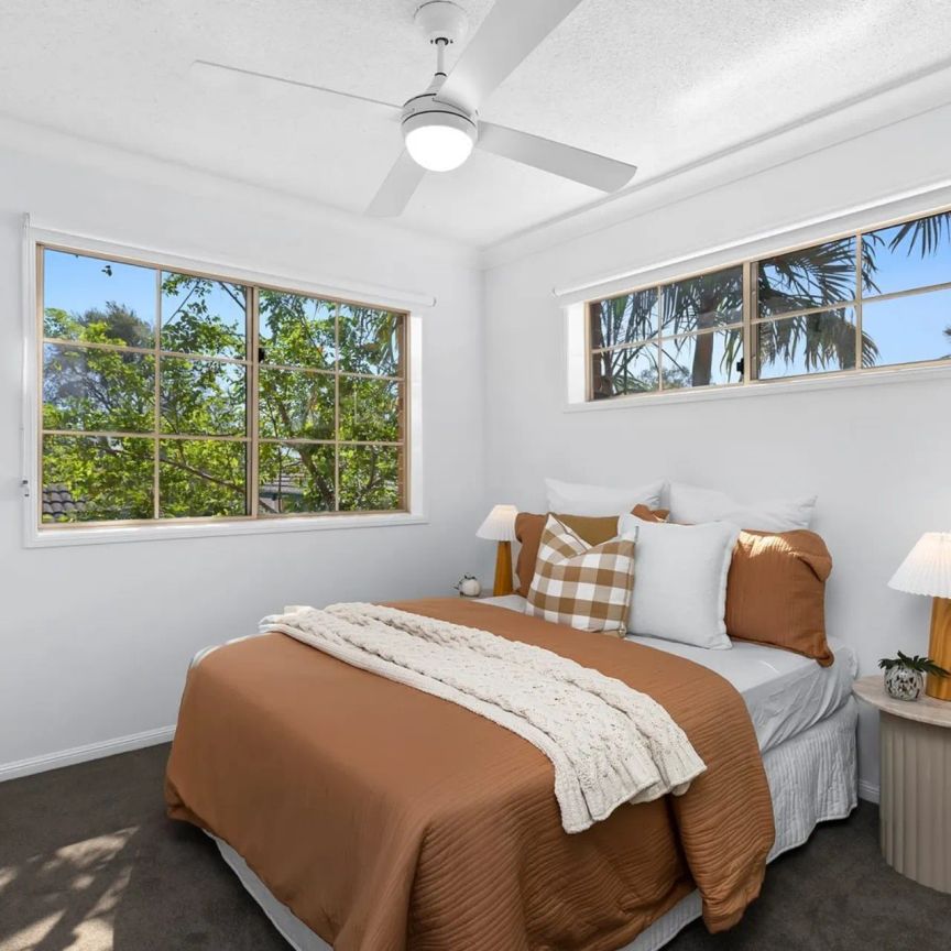 Spacious 2-Bedroom Apartment in Prime Location, Small Boutique Complex - Photo 1