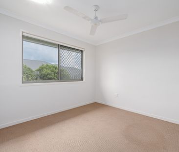 MODERN FAMILY HOME IN QUIET KIRKWOOD ESTATE - Photo 2