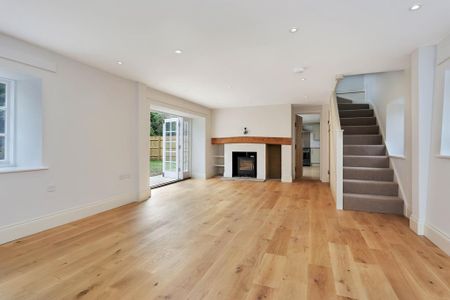 3 bedroom semi-detached house to rent - Photo 2