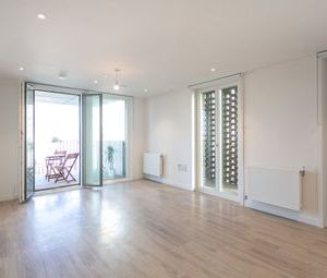 1 Bedrooms Flat to rent in Pressing Lane, Hayes UB3 | £ 300 - Photo 1