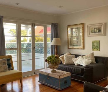 Character Cottage - Photo 4