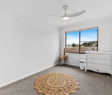 RENOVATED LARGE FAMILY HOME - Photo 6