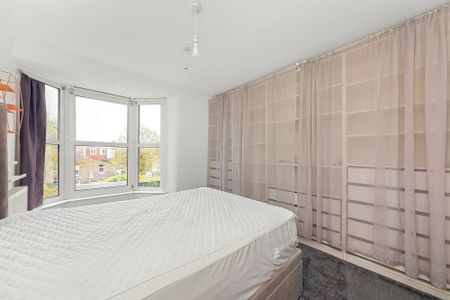 Kinveachy Gardens, Charlton, SE7, London - Photo 5