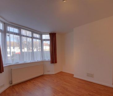 4 bedroom semi-detached house to rent - Photo 5