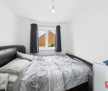 3 bedroom end of terrace house to rent - Photo 3