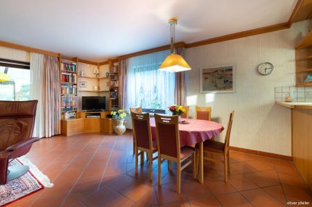 SCHÖNES FAMILIENHAUS mit Wintergarten und Garage in ruhiger Lage zu mieten! - Photo 2