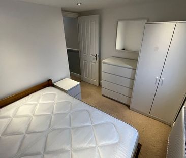 5 Bed Terraced House, Scawen Road, SE8 - Photo 5