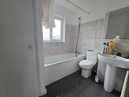 Jade Close, Beckton, E16 3TY - Photo 5