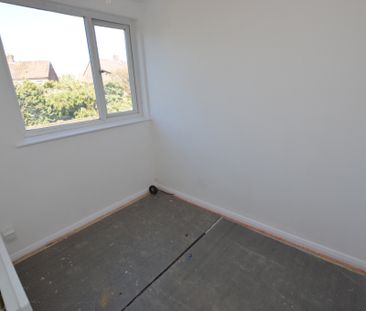 2 Bedroom FIrst Floor Flat - Photo 4