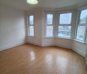 4 bedroom terraced house to rent - Photo 3