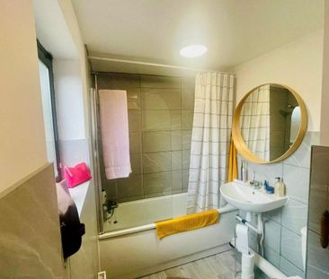 Regent Court, King Street, Maidenhead - Photo 2