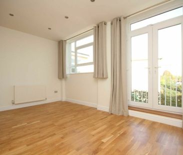 Victoria Villas, TW9, London - Photo 3