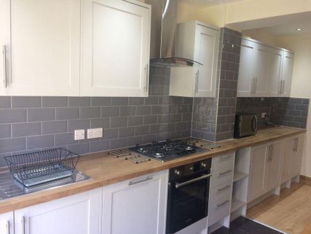 5 bedroom house to rent - Photo 2