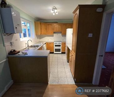 2 bedroom semi-detached house to rent - Photo 3