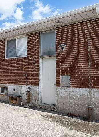 For Lease - 24 Hucknall Road Unit# Basement, Toronto, Ontario - Photo 5