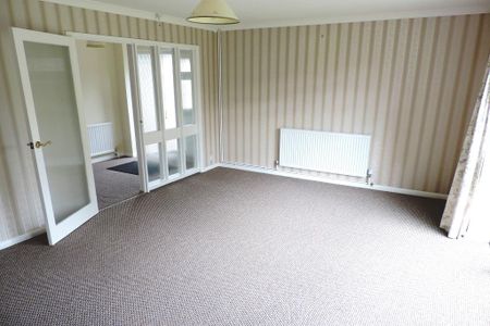 3 bedroom semi-detached house to rent - Photo 3