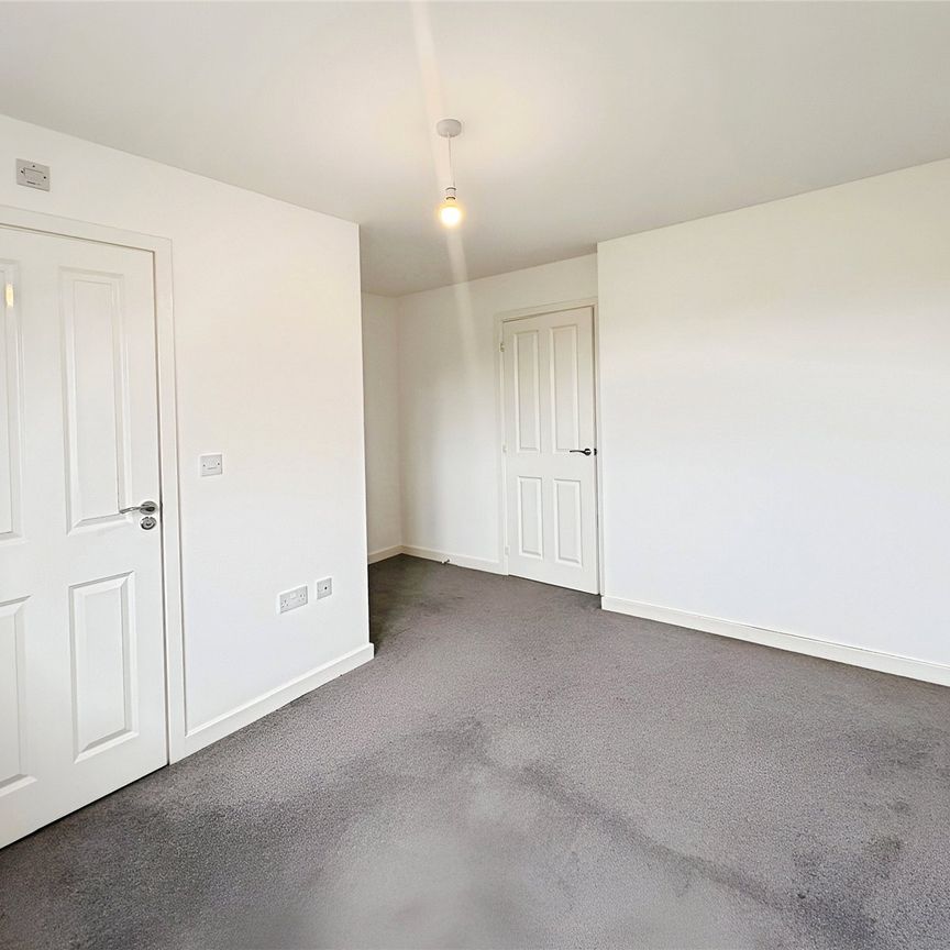 2 bedroom house to rent Sparrowhawk Crescent, Wootton, Northampton, Northamptonshire, NN4 - Photo 1