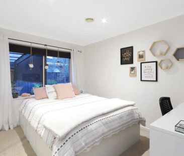 Spacious Family Living in a Quiet Court Location - Photo 6