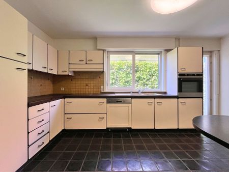 Alleenstaande woning met grote tuin en garage te Knokke - Photo 3