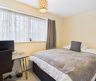 South Park Court, Gerrards Cross, Buckinghamshire,SL9 - Photo 4