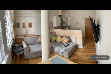 1 bedroom flat to rent - Photo 2