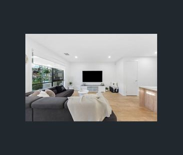 Family Home! - Photo 2