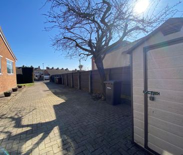 3 bed detached bungalow to rent in Oakley Close, Pinhoe, EX1 - Photo 2