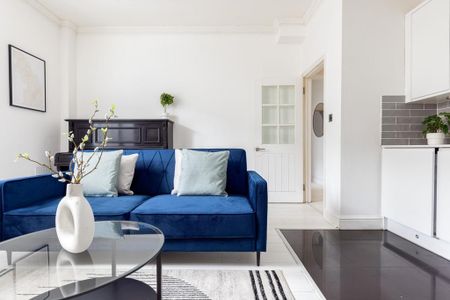 2 bedroom ground floor flat to rent - Photo 3