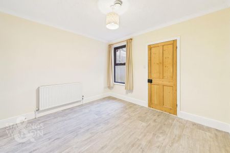 3 bedroom terraced house to rent - Photo 3