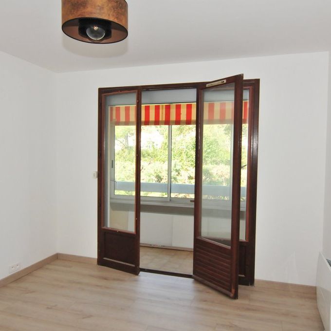 Saint-Raphaël LE DRAMONT, Location T2 39M2 avec terrasse, balcon et loggia - Photo 1