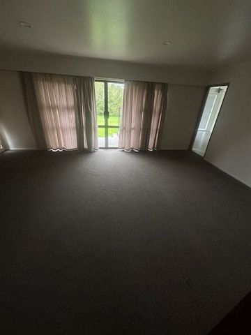 Spacious 4 Bedroom Home in Tranquil Wainui - Photo 2