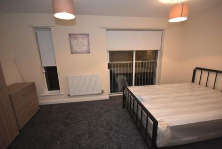 4 bedroom townhouse to rent - Photo 5