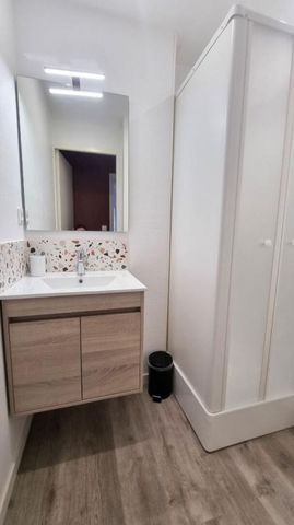 Location Appartement 6 pièces Meublé 9m² HEROUVILLE ST CLAIR 14200 - Photo 5