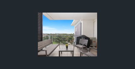 Semi furnished - Picturesque location offering furnished executive Living - Photo 5