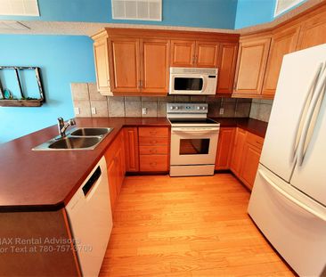 GREAT 1 BED+DEN, 1.5 BATH, 5TH FLOOR APARTMENT W/ AN UNDERGROUND HE... - Photo 6