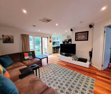 2/29 Mawarra Crescent, Chadstone VIC 3148 - Apartment For Rent | Do... - Photo 2