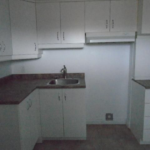 5 ½ 3 e étage rue Dufresne Montréal LIBRE - Photo 1