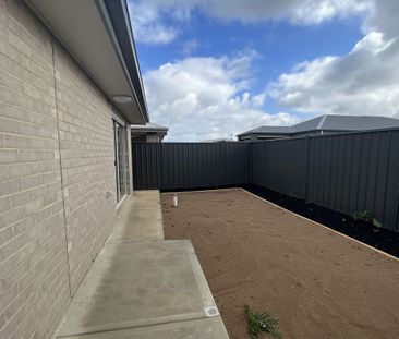 Beautiful Brand New Home! - Photo 2