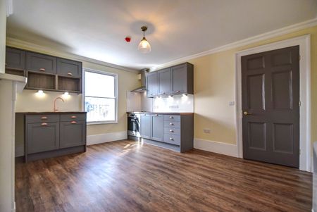 3 bedroom apartment to rent - Photo 3