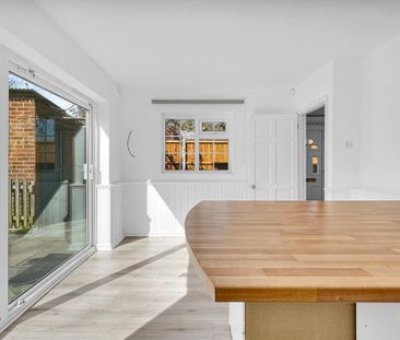 2 bedroom end of terrace house to rent - Photo 4