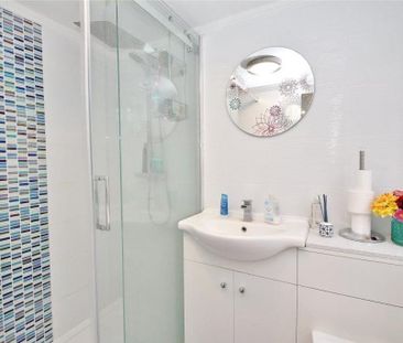 4 bedroom semi-detached bungalow to rent - Photo 2