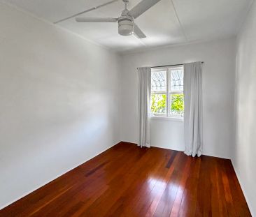 Relaxed beachside living with elevated ocean outlooks - Periodic Lease - Photo 3