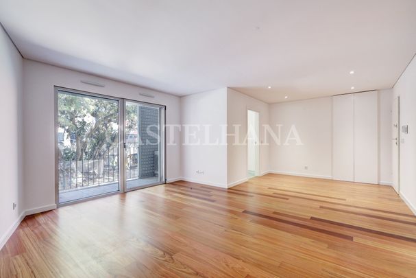 Apartamento T2 com varanda localizado junto à Av. da Liberdade - Photo 1