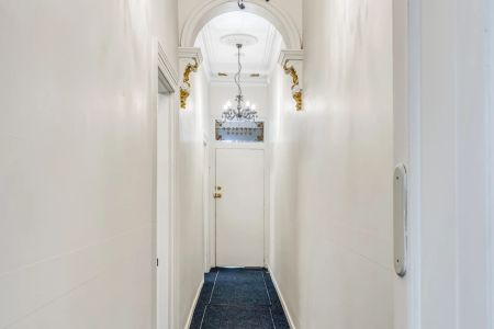 Prime Princes Hill/Carlton Location - Fully Renovated Home on Iconic Lygon Street - Photo 5